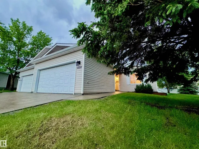 8118 27 AV NW, Edmonton, Alberta T6K4C9