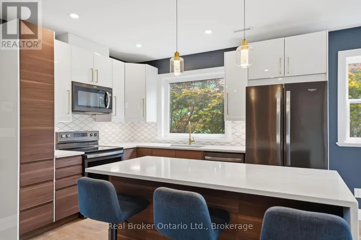 UNIT 2 - 58 ROSSLYN AVENUE N, Hamilton (Crown Point), Ontario L8L7P4