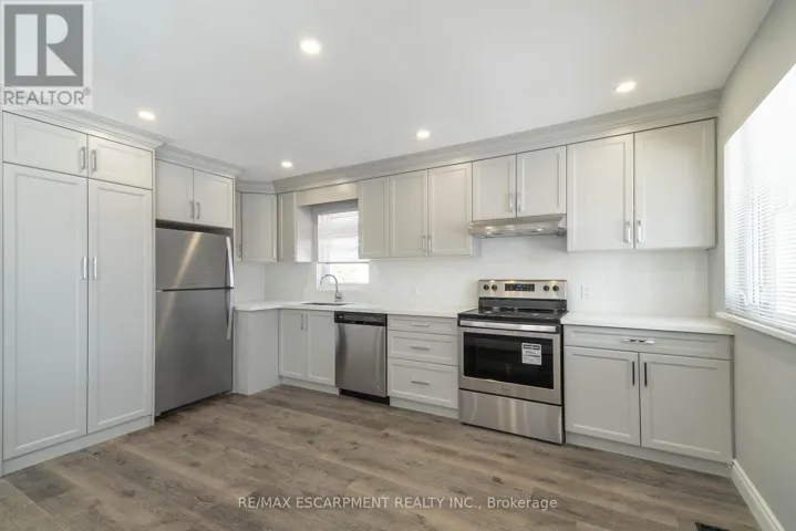 1 - 196 UPPER PARADISE ROAD, Hamilton (Westcliffe), Ontario L9C5B9