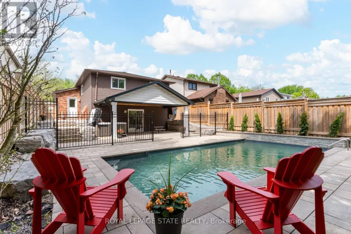 27 BLOOMSBURY COURT, Hamilton (Ancaster), Ontario L9G4L5