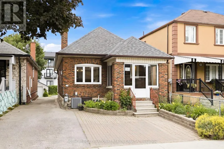 20 BICKNELL AVENUE, Toronto (Keelesdale-Eglinton West), Ontario M6M4G3
