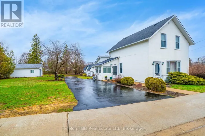 12 NORTH STREET, Kawartha Lakes (Fenelon Falls), Ontario K0M1N0