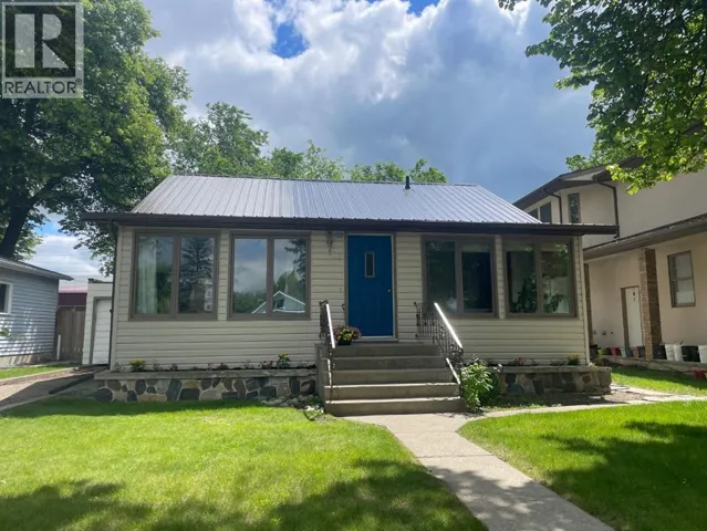 312 3 Street W, Brooks, Alberta T1R0E7