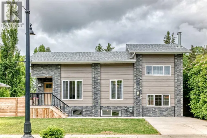 5238 52 Street, Lacombe, Alberta T4L1B8