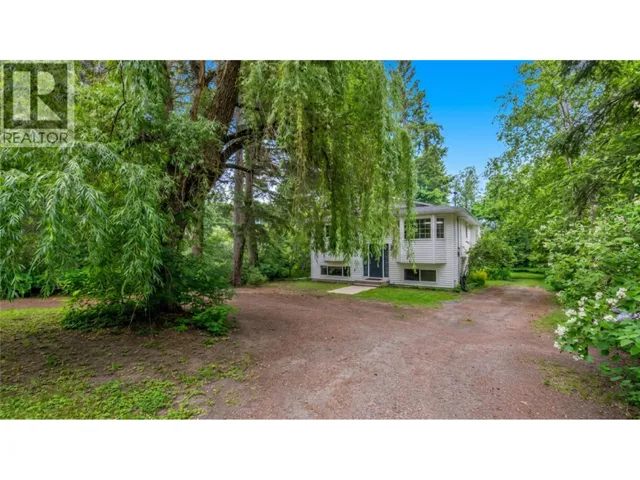 33 Birch Road, Lumby, British Columbia V0E2G5