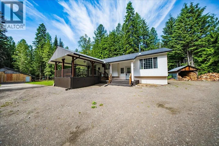210 & 206 BELMOND Road, Salmo, British Columbia V0G1Z0