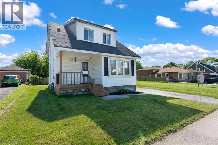 5932 CARLTON Avenue, Niagara Falls, Ontario L2G5J5