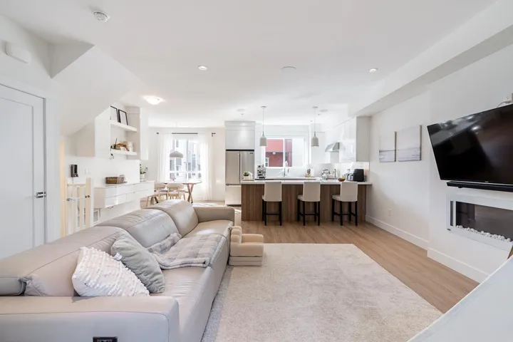 32 1670 160 STREET, Surrey, British Columbia V4A0C6
