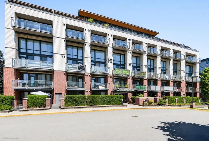111 3080 GLADWIN ROAD, Abbotsford, British Columbia V2T0G3