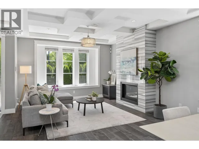 3233 GRANT STREET, Vancouver, British Columbia V5K3J1