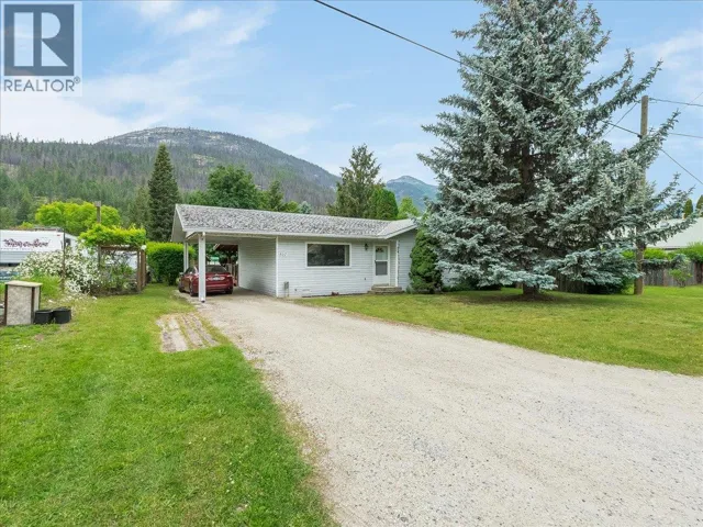 507 Arthur Street, Slocan, British Columbia V0G2C0