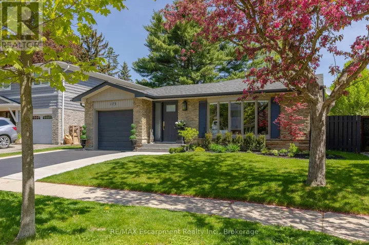 173 CHEBUCTO DRIVE, Oakville (FD Ford), Ontario L6J5R1