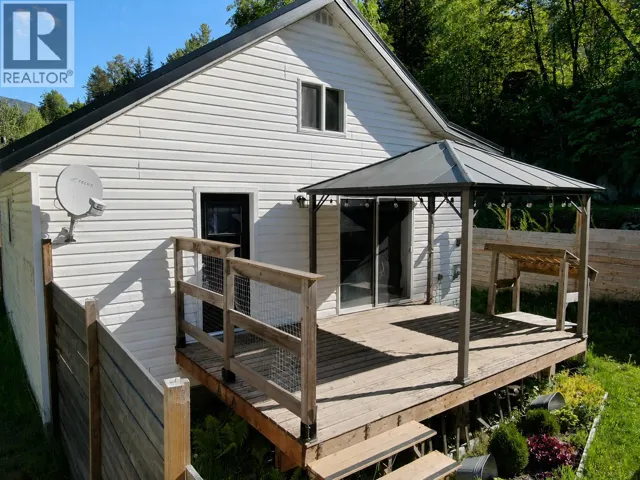 1705 PERRIER Road, Nelson, British Columbia V1L6Y8