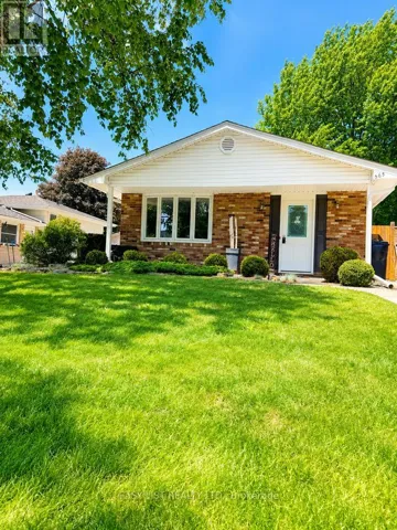 565 PLYMPTON STREET, Plympton-Wyoming (Plympton Wyoming), Ontario N0N1T0