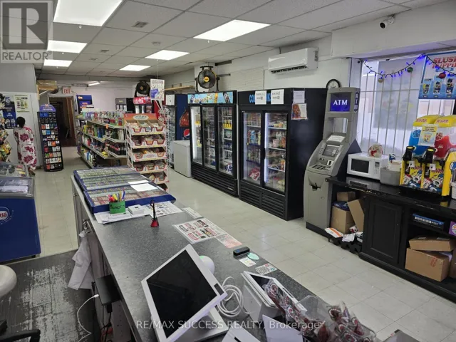 979 KING STREET E, Hamilton (Gibson), Ontario L8M1C3