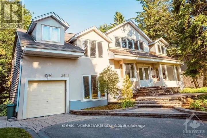 2077 PALMER AVENUE, Ottawa, Ontario K1H5Z3