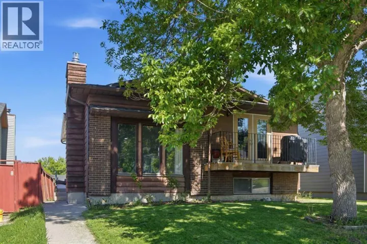 20 Berkshire Court NW, Calgary, Alberta T3K1Z5