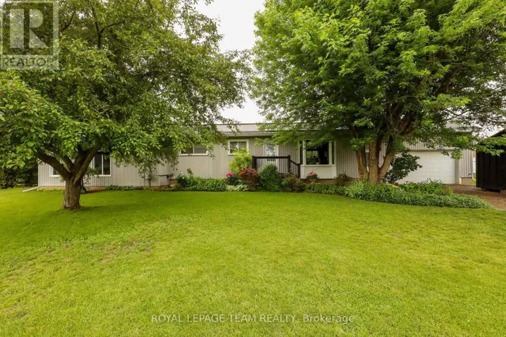 3041 BRIDGE STREET, North Dundas, Ontario K0E1W0