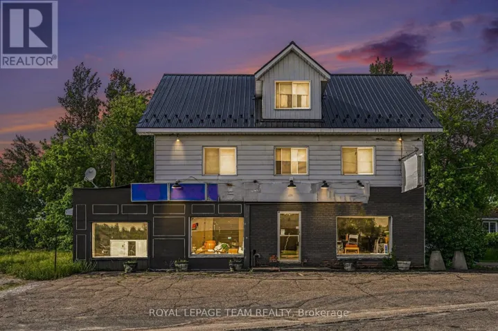 2 MOHNS AVENUE, Petawawa, Ontario K8H2G4