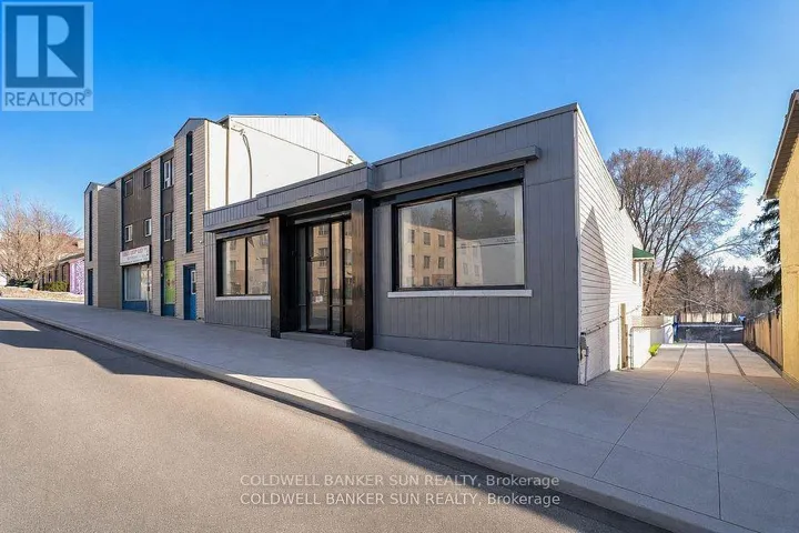 290 DUNDAS STREET, Woodstock (Woodstock - North), Ontario N4S1B2