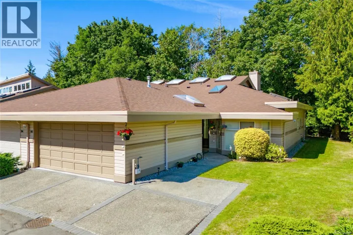 902 Lakes Blvd, Parksville, British Columbia V9P2P8