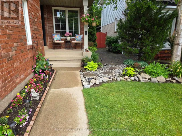 34 STANDISH STREET, Halton Hills (Georgetown), Ontario L7G5V7