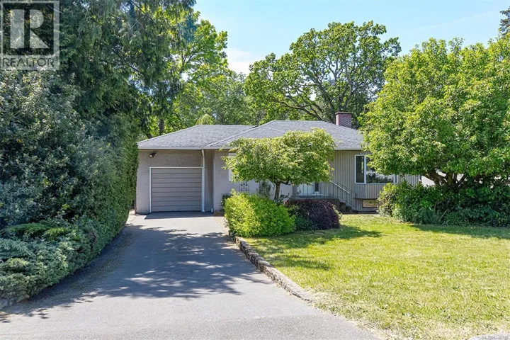 667 Jones Terr, Saanich, British Columbia V8Z2L6