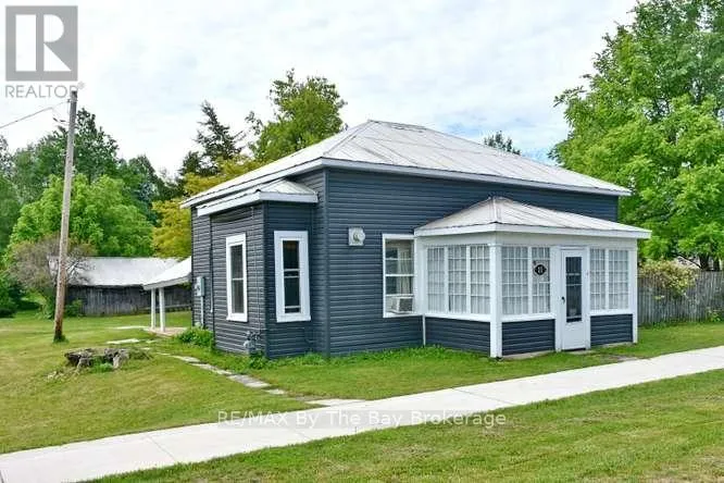 11 EDWARD STREET W, Clearview (Creemore), Ontario L0M1G0