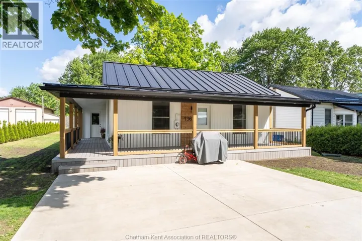 136 OAK STREET East, Bothwell, Ontario N0P1C0