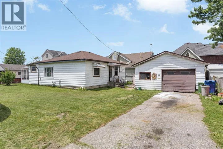 22 MANHATTAN STREET, LaSalle, Ontario N9J2L7