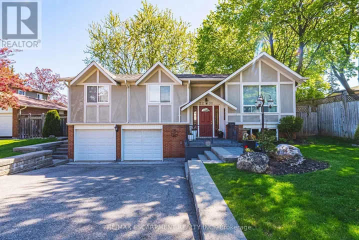 2231 SANDRINGHAM DRIVE, Burlington (Mountainside), Ontario L7P3E6