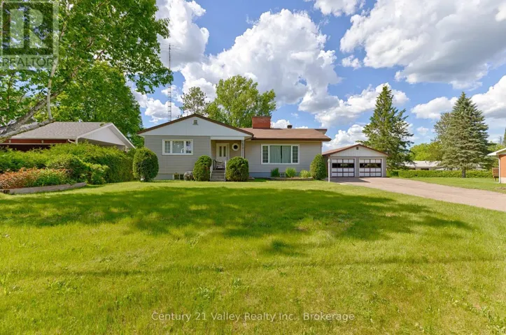 32 FOYMOUNT ROAD, Bonnechere Valley, Ontario K0J1T0