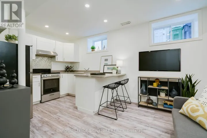 LOWER - 27 COLERIDGE AVENUE, Toronto (Woodbine-Lumsden), Ontario M4C4H4