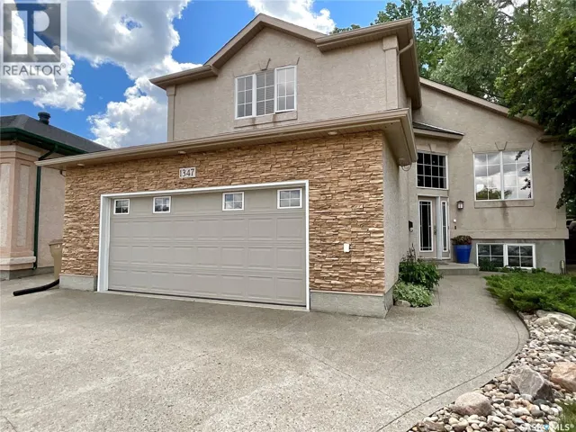 1347 HLECK PLACE N, Regina, Saskatchewan S4X4R2