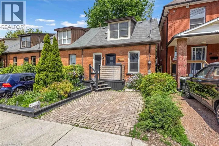 30 SUNSET Avenue, Hamilton, Ontario L8R1V6
