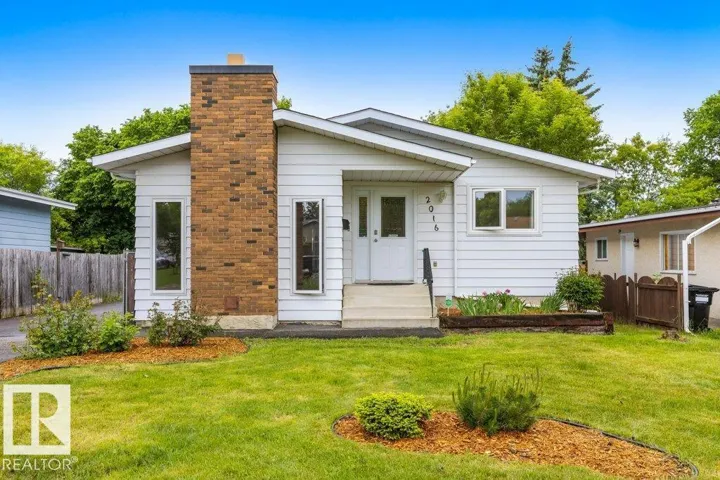 2016 82 ST NW, Edmonton, Alberta T6K1Z4