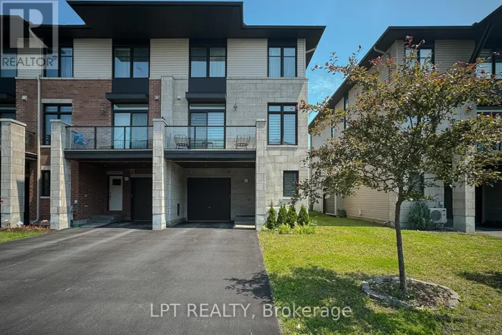 552 LABRADOR CRESCENT, Ottawa, Ontario K1T0R5