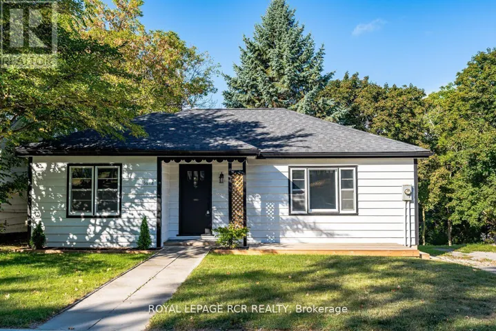 16948 BAYVIEW AVENUE, Newmarket (Central Newmarket), Ontario L3Y6M5