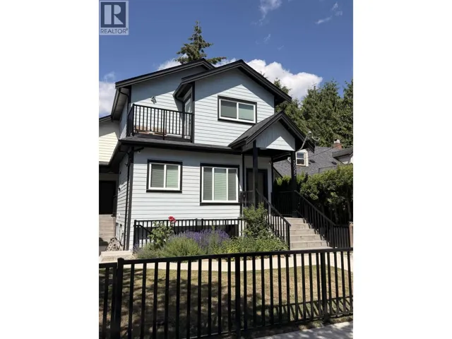 3025 KINGS AVENUE, Vancouver, British Columbia V5R4T1