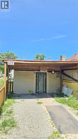 1457 UNIVERSITY AVENUE West Unit# R1, Windsor, Ontario N9B1B8