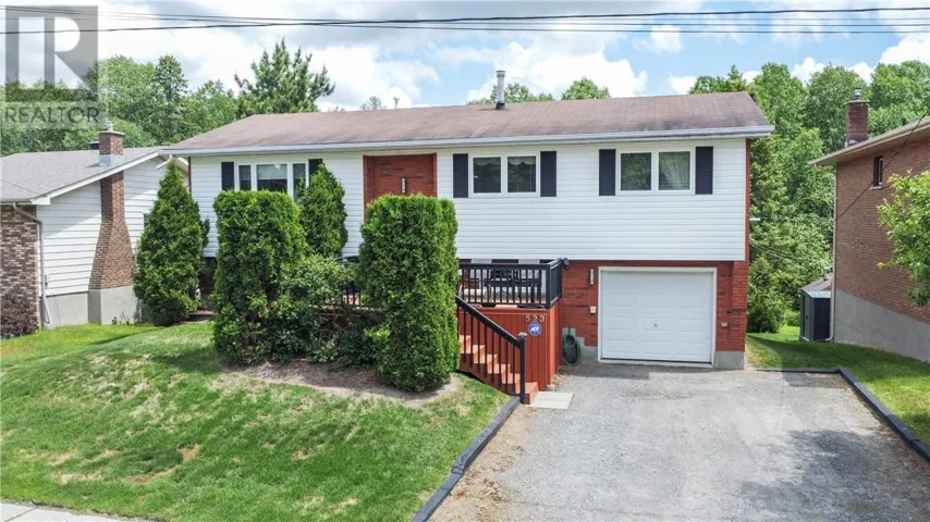 523 Eastern Avenue, Lively, Ontario P3Y1M9
