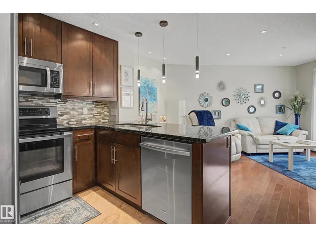 #210 2204 44 AV NW, Edmonton, Alberta T6T0G5