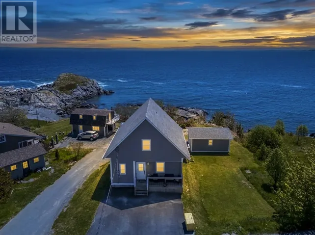 13 The Green Road, Upper Island Cove, Newfoundland & Labrador A0A4E0