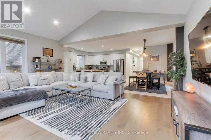 35 BOOTH LANE S, Barrie (Painswick South), Ontario L4N0S4