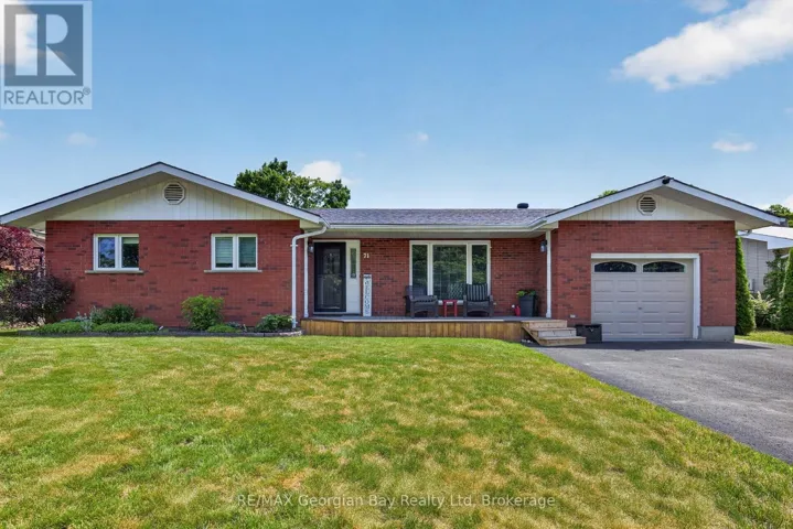 71 LORNE AVENUE, Penetanguishene, Ontario L9M1H8