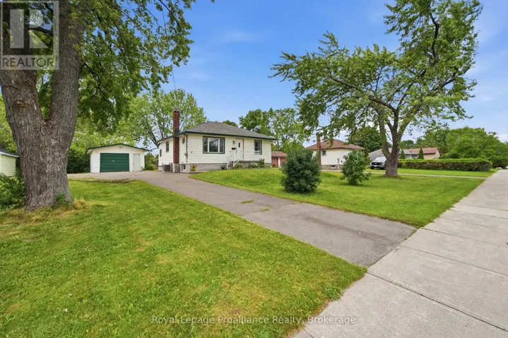 41 TRACEY STREET, Belleville (Belleville Ward), Ontario K8P2R7
