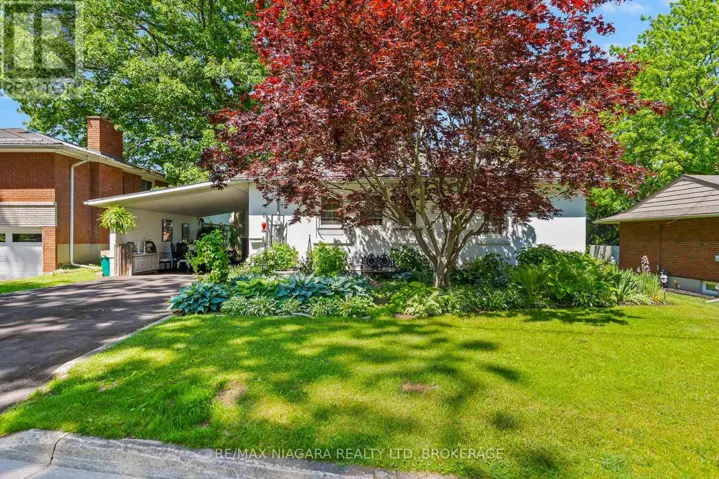 48 OAKRIDGE CRESCENT, Port Colborne (Sugarloaf), Ontario L3K2T4