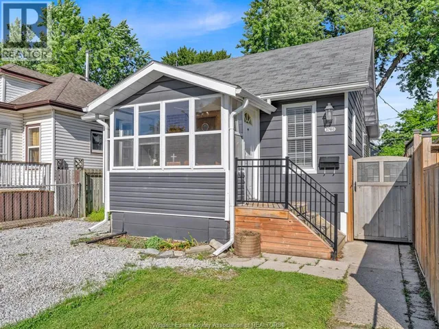 3760 GLENFIELD, Windsor, Ontario N9C2B2