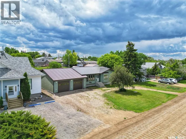 1037 Oxford STREET E, Moose Jaw, Saskatchewan S6H7L4