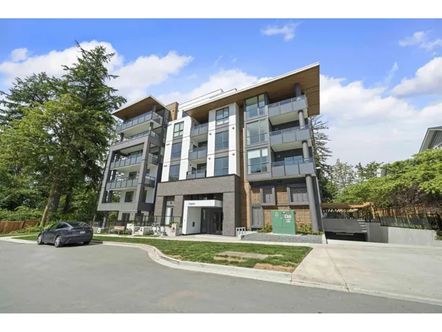206 6585 195A STREET, Surrey, British Columbia V4N6Y9